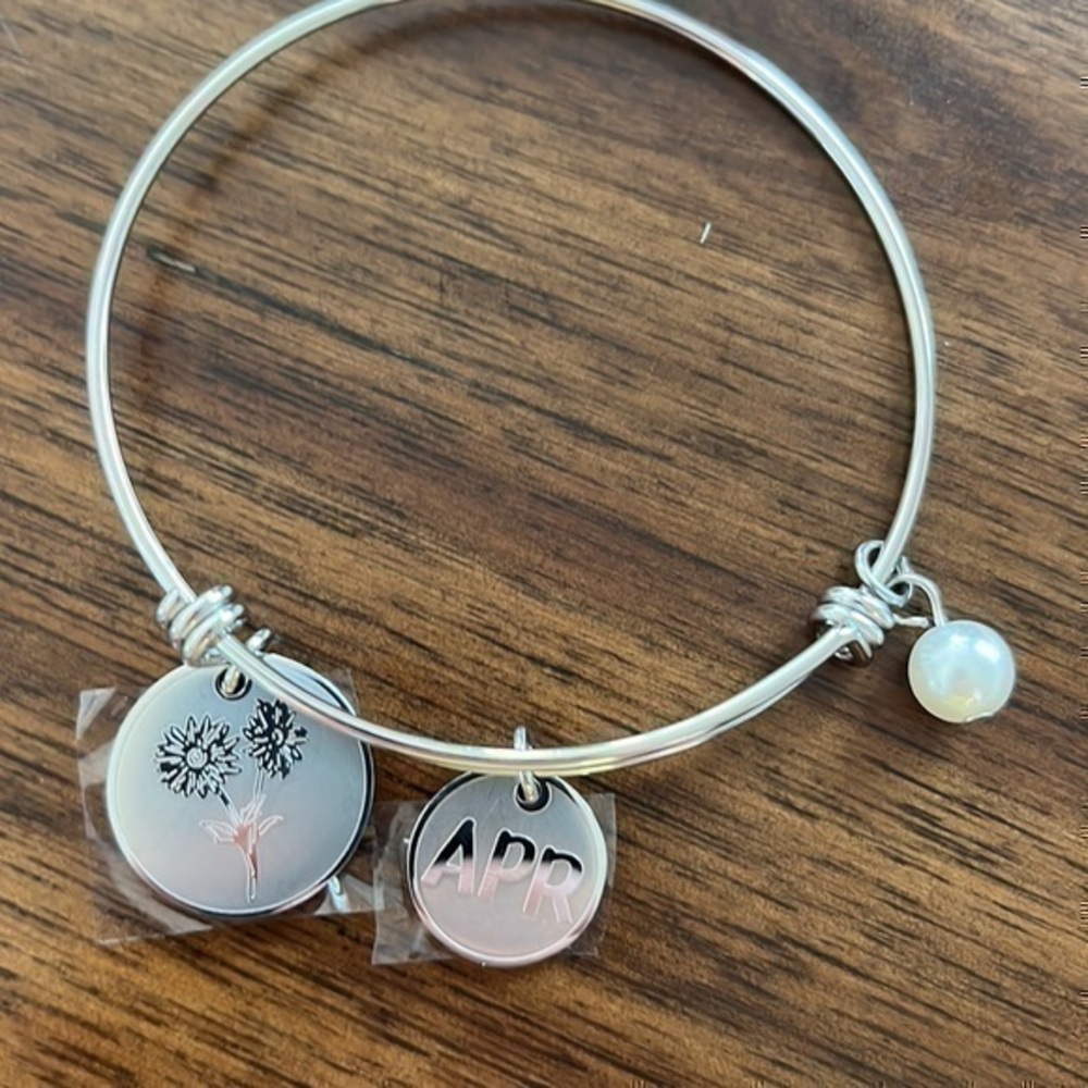 April flower bracelet